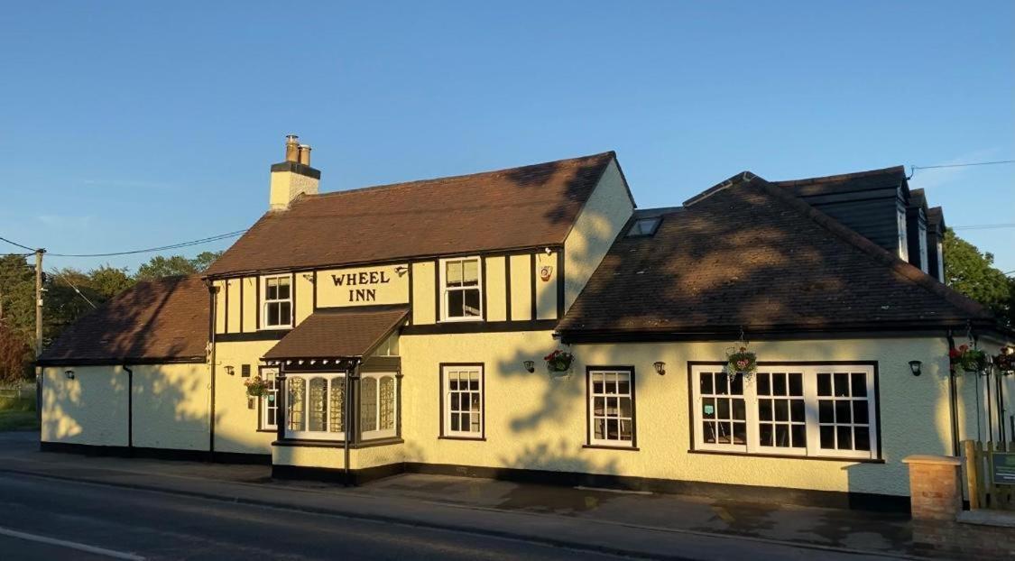 The New Wheel Inn Lymington Exterior photo