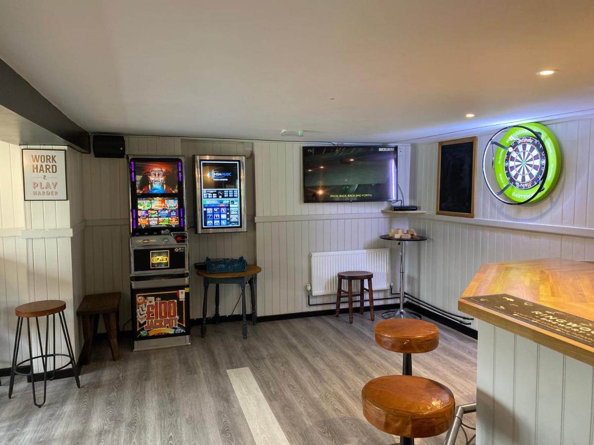 The New Wheel Inn Lymington Exterior photo