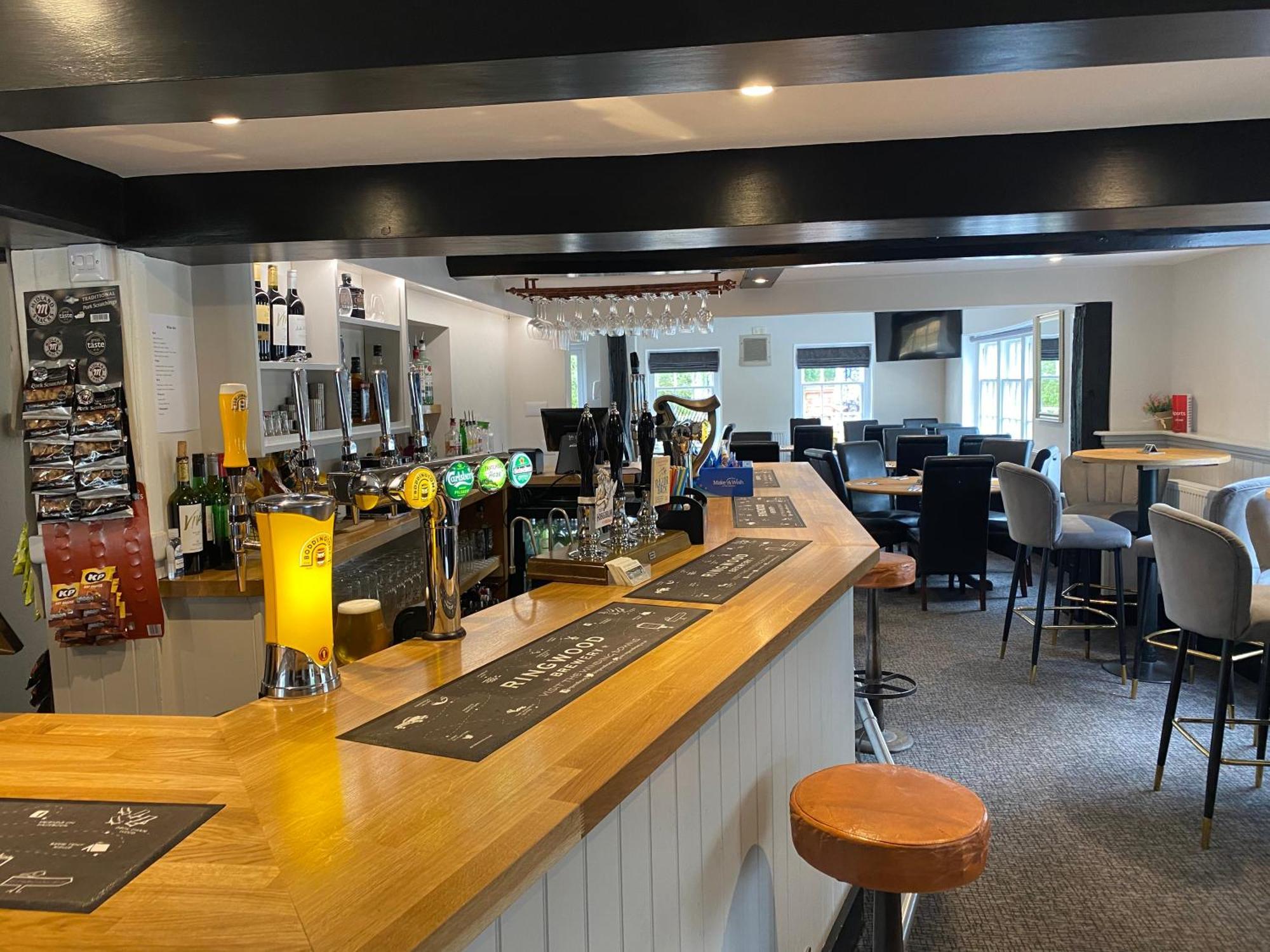 The New Wheel Inn Lymington Exterior photo
